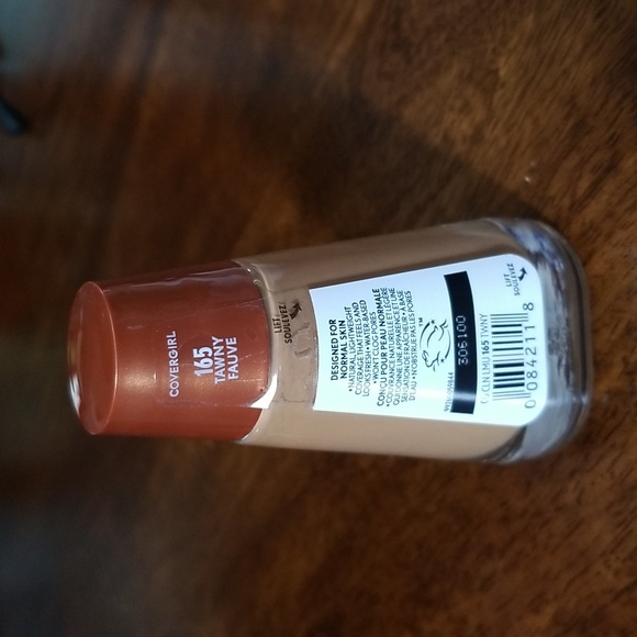 Covergirl Clean Liquid Foundation Tawny 165 - Picture 2 of 3